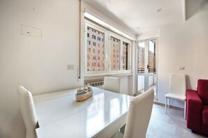 Dining - Romantic apartment near Trastevere (Roma)