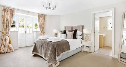 Entire spacious apartment - central Harrogate