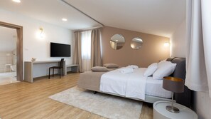 5 室のベッドルーム、アイロン / アイロン台、WiFi、ベッドシーツ