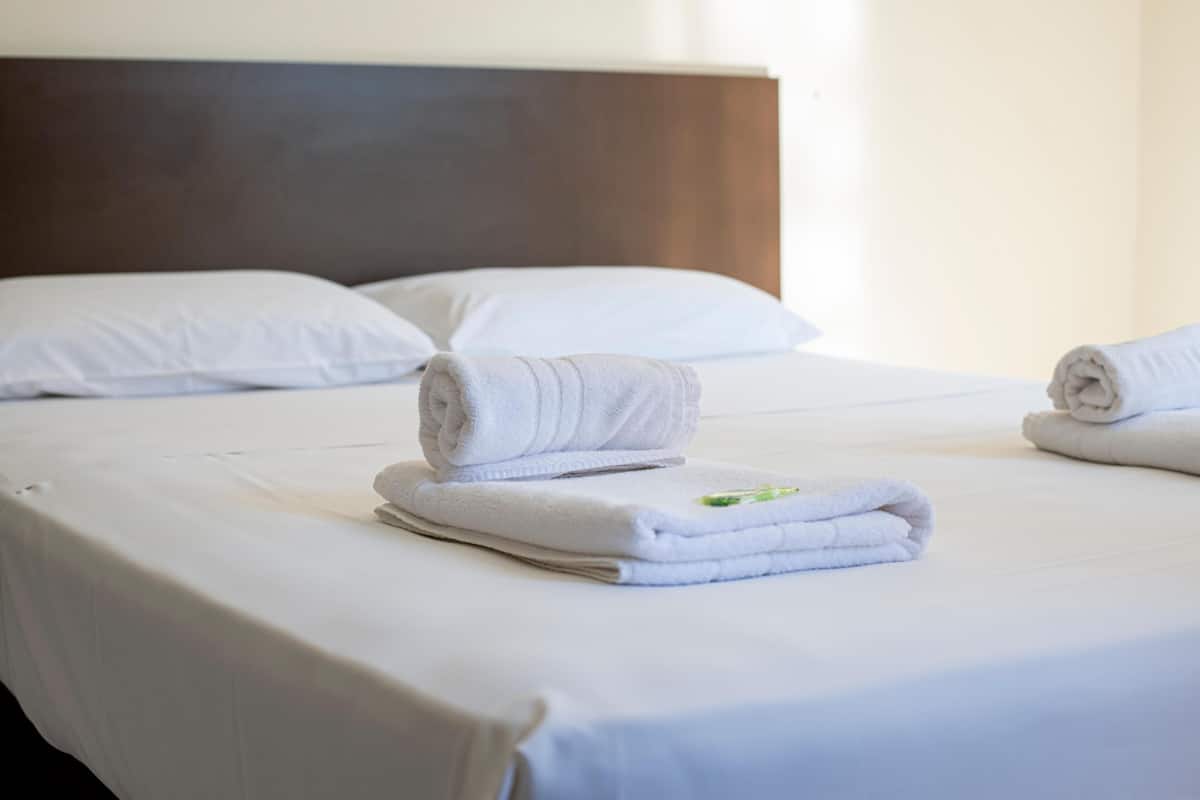 Minibar, una scrivania, Wi-Fi gratuito, lenzuola