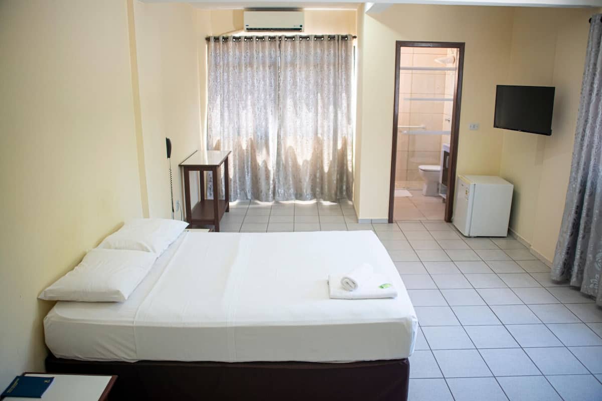 Minibar, desk, free WiFi, bed sheets