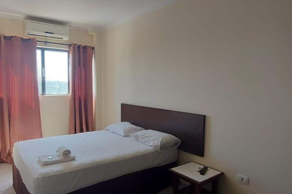 Minibar, desk, free WiFi, bed sheets