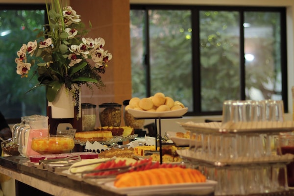 Free daily buffet breakfast