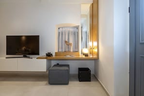 City Apartment | Living area - Dirapera Port Suite (Corfu)