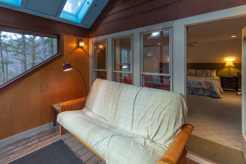 Smokey Mountain River Retreat - Sylva, NC