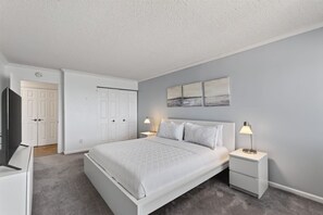 2 bedrooms, WiFi (free), bed sheets - Panoramic Ocean Views | Modern Kitchen|Heated Pool 1304 (Virginia Beach)