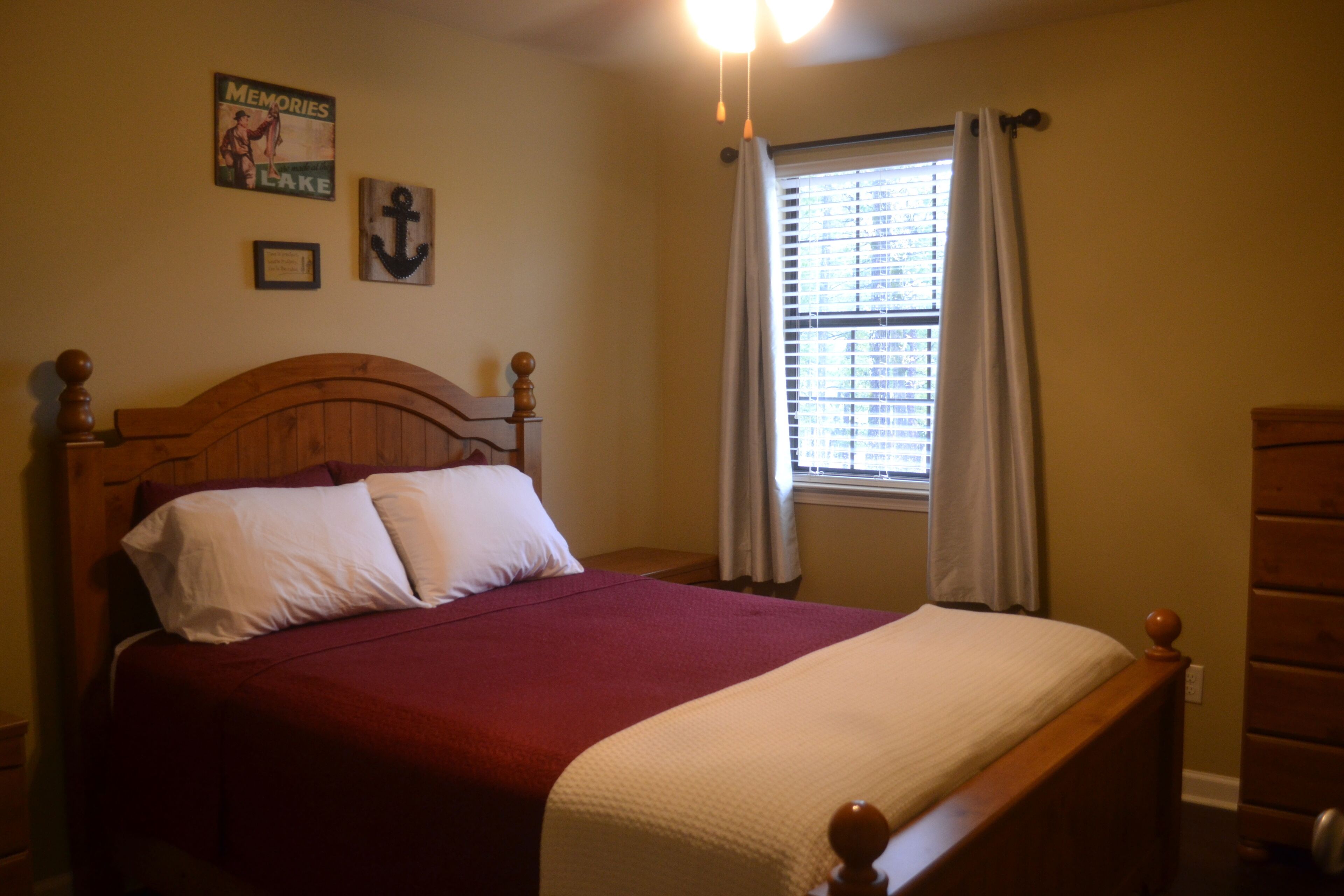 #14 Harpool's Haven (No Pets) | Free WiFi, bed sheets