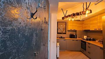 Kühlschrank, Mikrowelle, Toaster