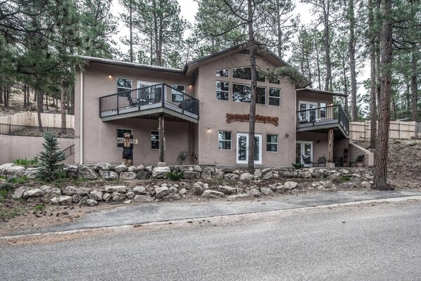 Exterior - SnowCap Manor (Ruidoso)