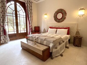 7 dormitoris, escriptori, planxa i posts de planxar i wifi gratuïta 