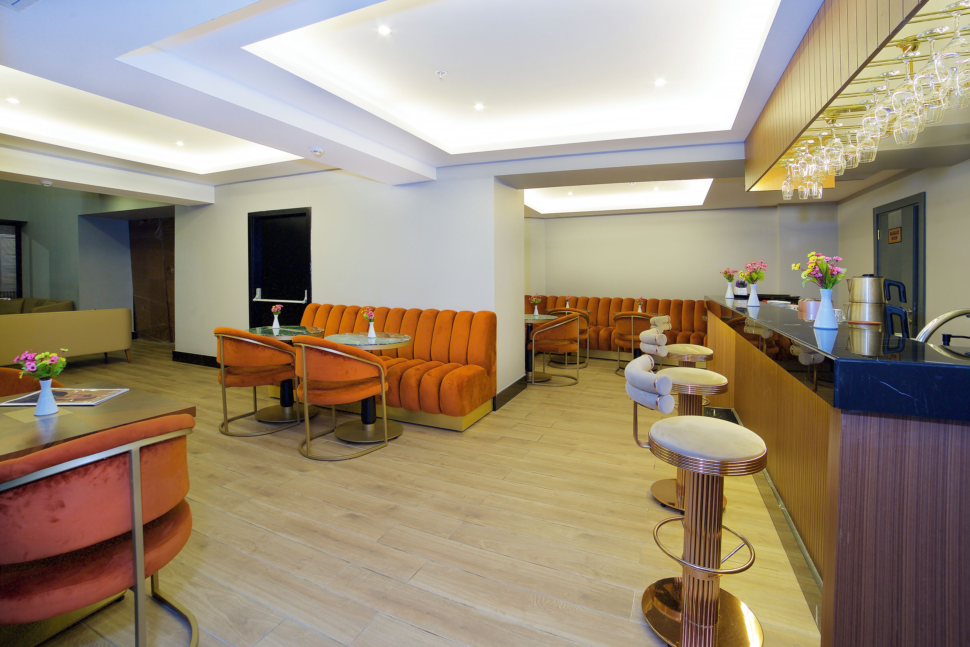 Lobby lounge