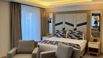 Habitación cuádruple familiar | Minibar, insonorización, wifi gratis y ropa de cama