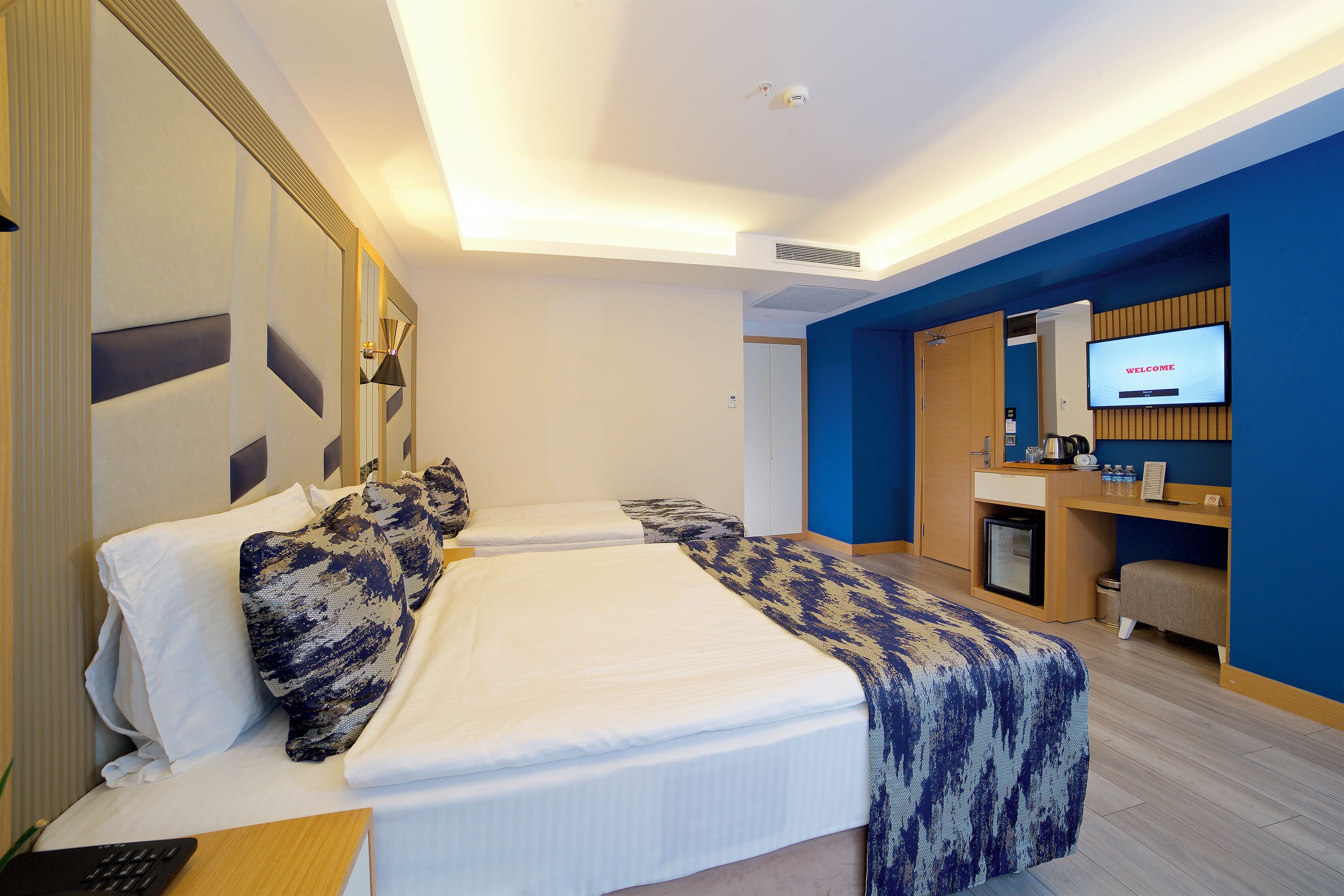 Standard-Dreibettzimmer | Minibar, schallisolierte Zimmer, kostenloses WLAN, Bettwäsche