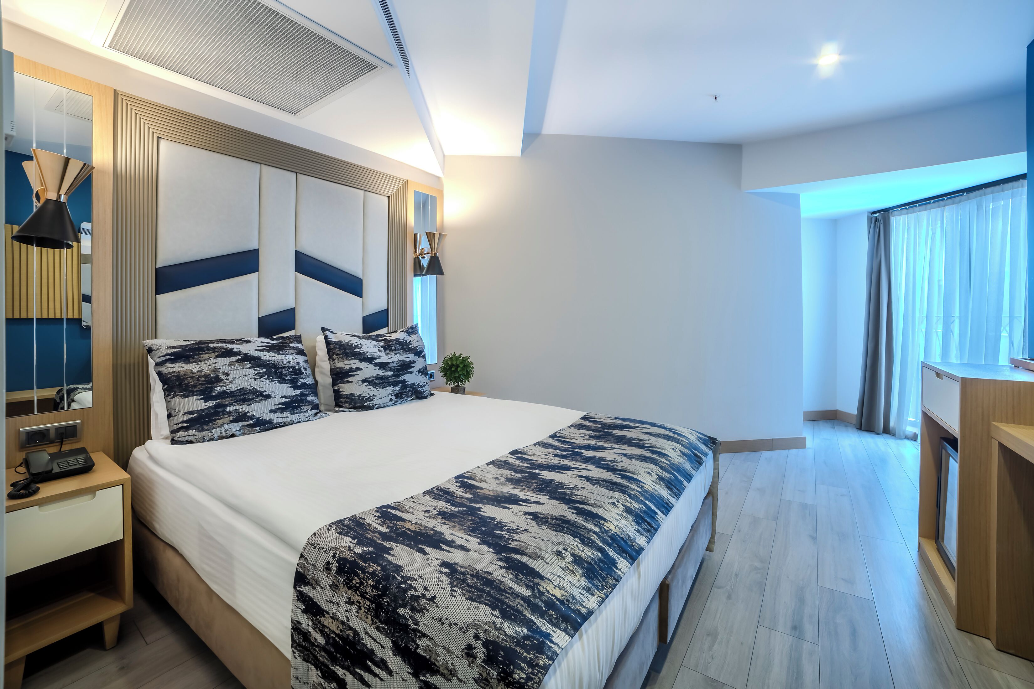 Chambre Standard double ou avec lits jumeaux | Minibar, système d’insonorisation, accès au Wi-Fi (inclus)