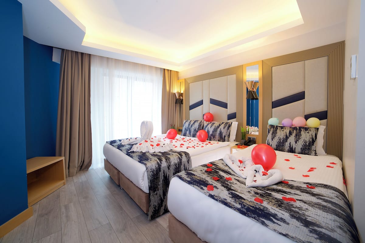 Minibar, soundproofing, free WiFi, bed sheets