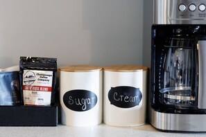 Kaffee und/oder Kaffeemaschine