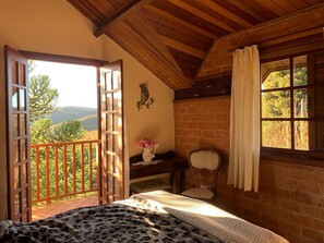 6 bedrooms, iron/ironing board, travel cot, WiFi