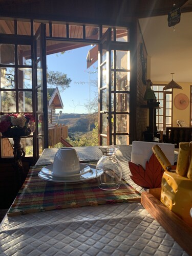 Casa Alto Capivari, Condomínio 6 Suites, Wi-fi Free, Vista Montanha10m do Centro