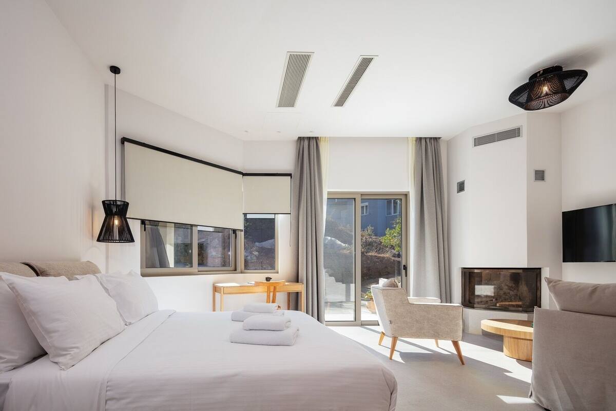 Suite luxueuse, 1 très grand lit et 1 canapé-lit, non-fumeur, vue sur la cour intérieure | Literie de qualité, coffre-fort, rideaux d’obscurcissement
