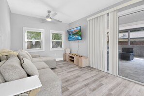 Smart-tv en een open haard