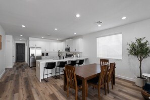 Dining - New 4BR + Bunk Room | Mountain Views + Fire Pit (Phoenix)