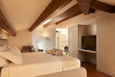 Luxury Room | 1 bedroom, premium bedding, down comforters, memory foam beds