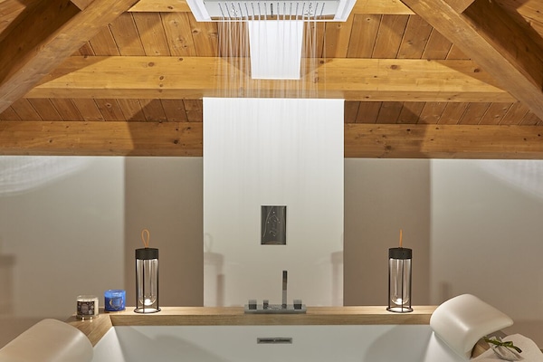 Luxury Room | Bathroom | Separate tub and shower, deep soaking tub, rainfall showerhead