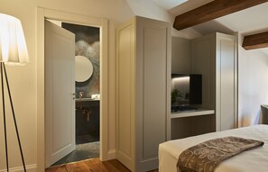 Rom – superior | Sengetøy av topp kvalitet, dundyner, memory foam-senger og minibar