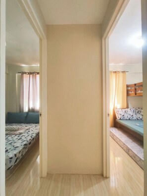 2 bedrooms, iron/ironing board, WiFi, bed sheets