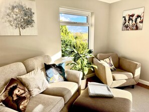 Cottage | Living area - Renovated Cottage in Sherborne With Stunning Views (Sherborne)