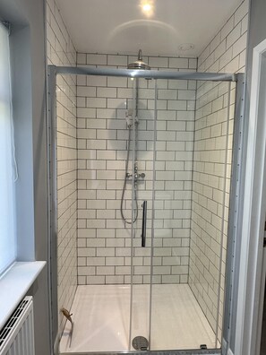 Bathroom - Renovated Cottage in Sherborne With Stunning Views (Sherborne)