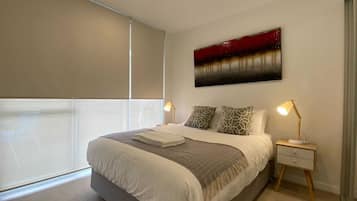 2 slaapkamers, een bureau, een strijkplank/strijkijzer, gratis wifi