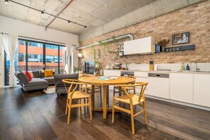 Interior - Cosy Apt 7 Min Drive Away from Canberra Hospital (Phillip)