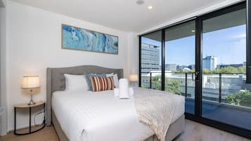 2 dormitorios, tabla de planchar con plancha, wifi gratis y ropa de cama