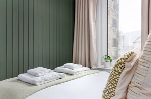 3 Schlafzimmer, Schreibtisch, Bügeleisen/Bügelbrett, kostenloses WLAN