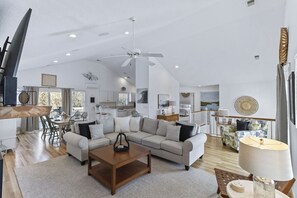 Smart TV, fireplace, table football, ping pong - Corolla vacation rental in a gated golf course community, with beach trolley! (Corolla)