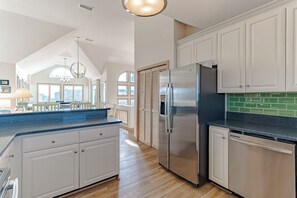 Fridge, microwave, oven, stovetop - Oceanside vacation rental steps away from the beach access in Corolla, NC! (Corolla)