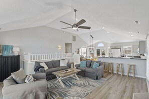 Kamin, DVD-Player, Stereoanlage