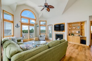 Smart TV, futbolito y estéreo 