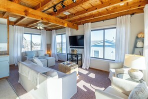 Smart TV - Classic oceanfront home on Hatteras Island with incredible views! (Avon)