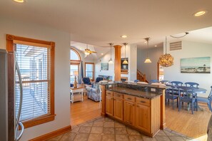 Interior - Secluded OBX beach house on the 4x4 beaches of Carova! (Carova)