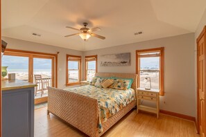 6 bedrooms, internet, bed sheets
