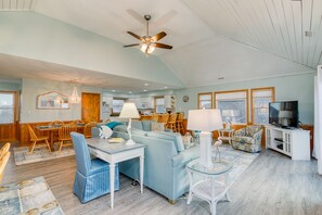 Smart-TV, Kamin, DVD-Player, Stereoanlage