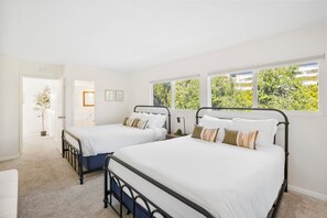 4 bedrooms, desk, iron/ironing board, travel cot