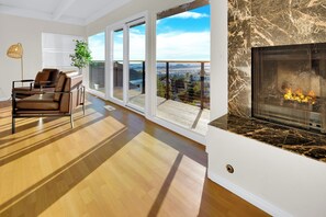 Interior - Elevated Mission Hills Oasis ~ Balconies ~ Views (San Diego)