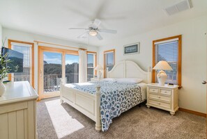 6 bedrooms, internet, bed sheets - Oceanside vacation rental in Duck, close to beach access! (Duck)