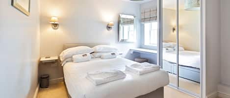 9 habitaciones, tabla de planchar con plancha y wifi gratis