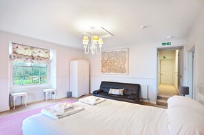 6 habitaciones, tabla de planchar con plancha y wifi gratis 