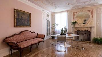 Appartement Exclusif, vue canal | 1 chambre, chambres insonorisées, Wi-Fi gratuit