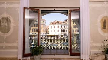 Exclusive Apartment, Canal View | Terrace/patio